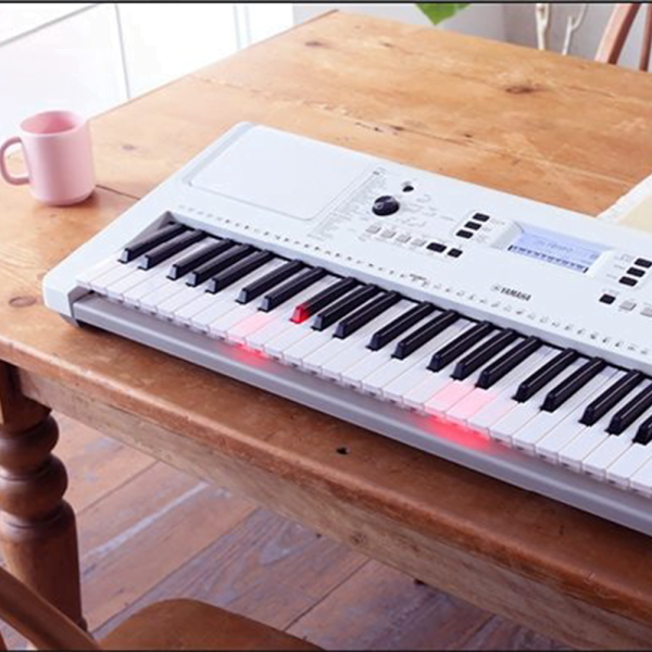 YAMAHA EZ Series 61 Keys Portable Music Keyboard EZ-300 - Image 6