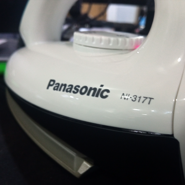 PANASONIC Dry Iron NI-317T | 1000W Non Stick Easy Lightweight - Image 5